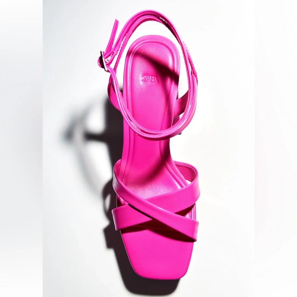 ZARA NEON PINK STRAPPY CHUNKY PLATFORM
HEELED SANDALS SIZE 8 NWT - Picture 3 of 16